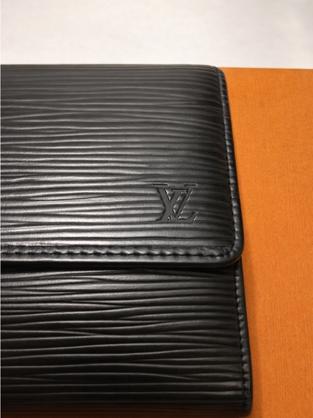 Louis Vuitton Epi Leather Trifold Wallet Black Authenticated LV Box Included - Picture 4 of 8